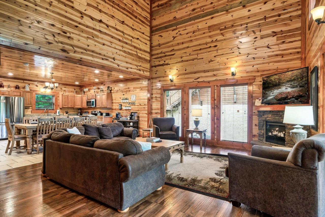 Grizzly Bears Resort - Luxury Cabin With Indoor Pool, Hot Tub, Theater, King Beds, Sleeps 16 In Heart Of Pigeon Forge Pigeon Forge
