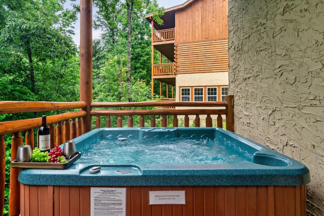 Grizzly Bears Resort - Luxury Cabin With Indoor Pool, Hot Tub, Theater, King Beds, Sleeps 16 In Heart Of Pigeon Forge *