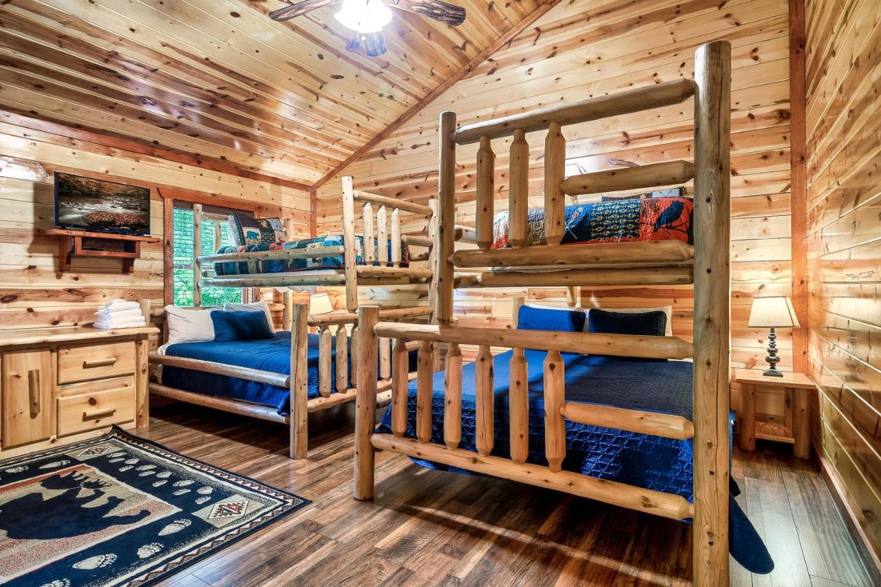 Holiday home Grizzly Bears Resort - Luxury Cabin With Indoor Pool, Hot Tub, Theater, King Beds, Sleeps 16 In Heart Of Pigeon Forge *