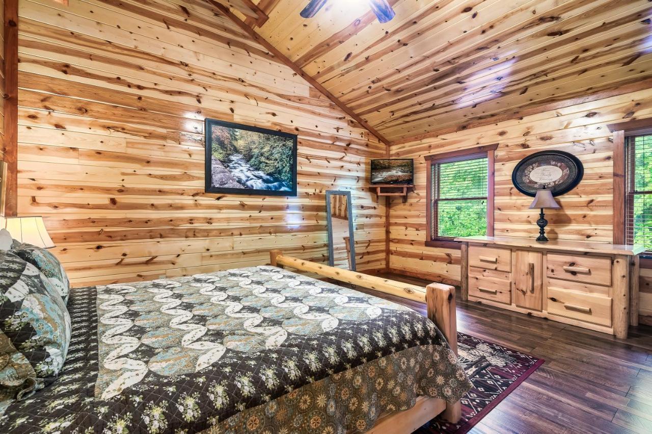 Holiday home Grizzly Bears Resort - Luxury Cabin With Indoor Pool, Hot Tub, Theater, King Beds, Sleeps 16 In Heart Of Pigeon Forge Pigeon Forge