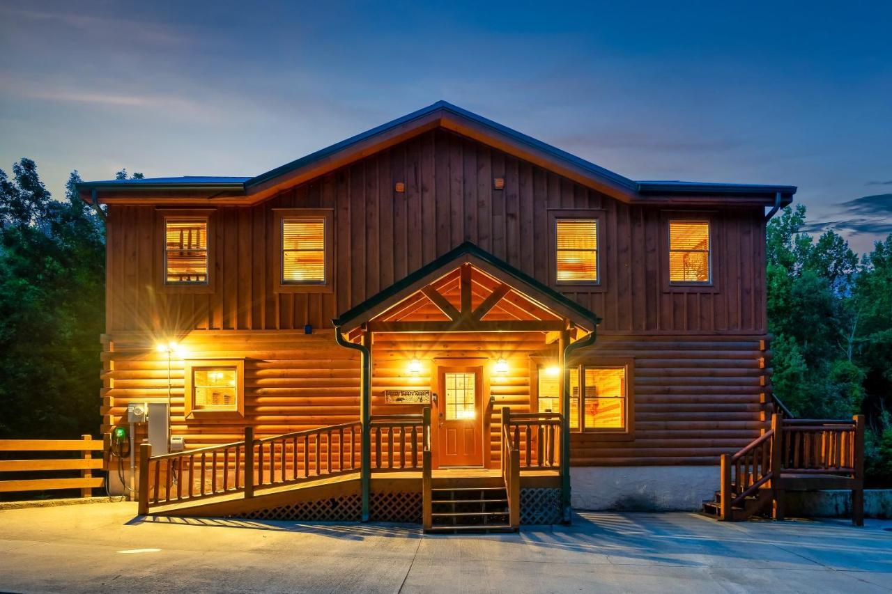 Grizzly Bears Resort - Luxury Cabin With Indoor Pool, Hot Tub, Theater, King Beds, Sleeps 16 In Heart Of Pigeon Forge *