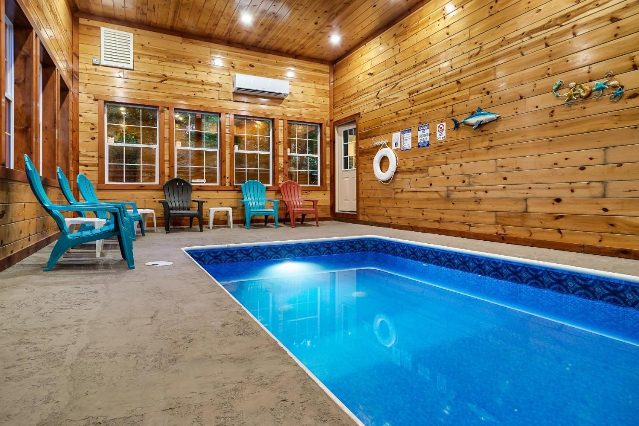 Grizzly Bears Resort - Luxury Cabin With Indoor Pool, Hot Tub, Theater, King Beds, Sleeps 16 In Heart Of Pigeon Forge